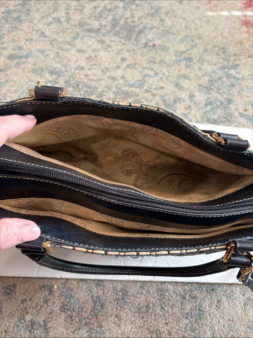 Etienne Aigner Woven Straw Tote with Black Trim Jakarta collection. Minor flaw - Picture 7 of 9